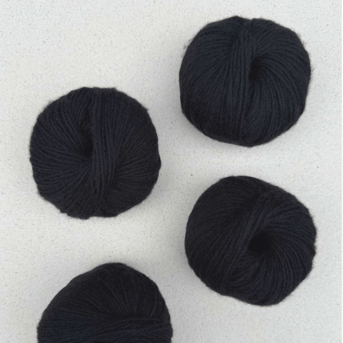 52 - Black