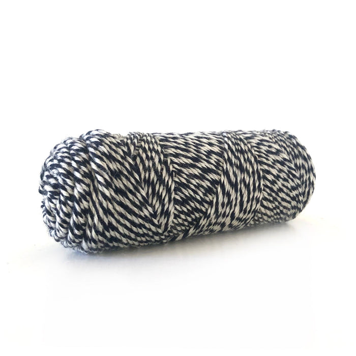 900 - Black and Natural Marl