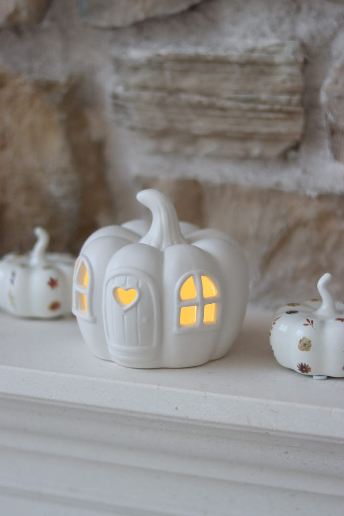 LED Pumpkin House - Heart Door