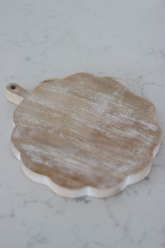 Scalloped Display Board – Whitewash