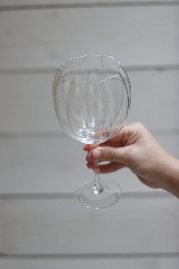 Set of 2 Wine Glasses - Scalloped