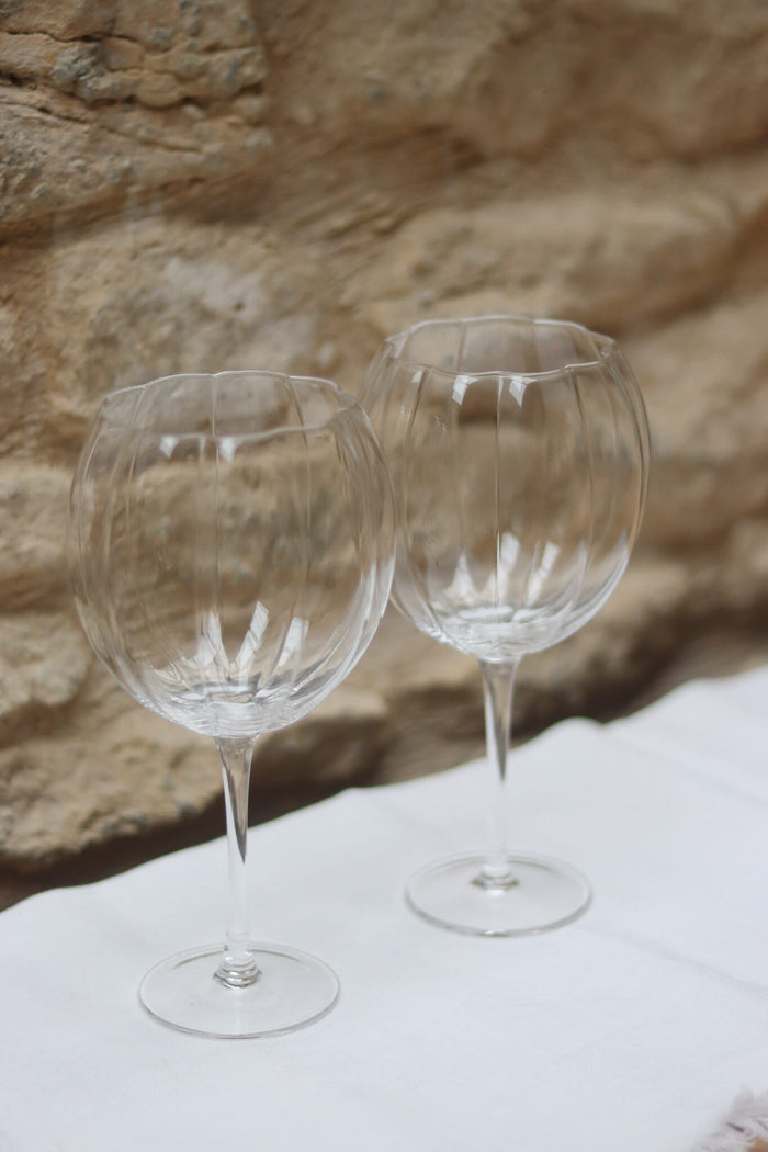 Set of 2 Wine Glasses - Scalloped