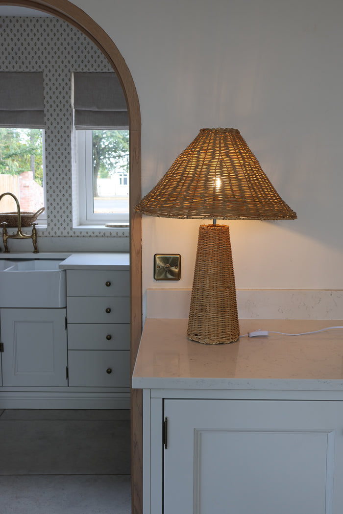 Wide Rattan Table Lamp – Scalloped Shade – Natural