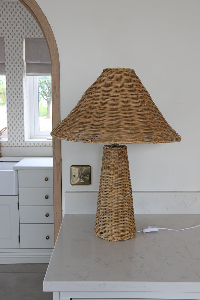 Wide Rattan Table Lamp – Scalloped Shade – Natural